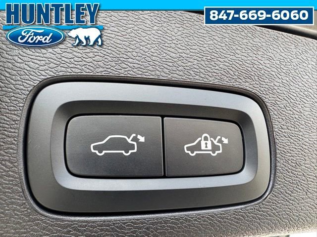 Used 2024 Volvo XC60 T8 Ultimate AWD/4WD image 14