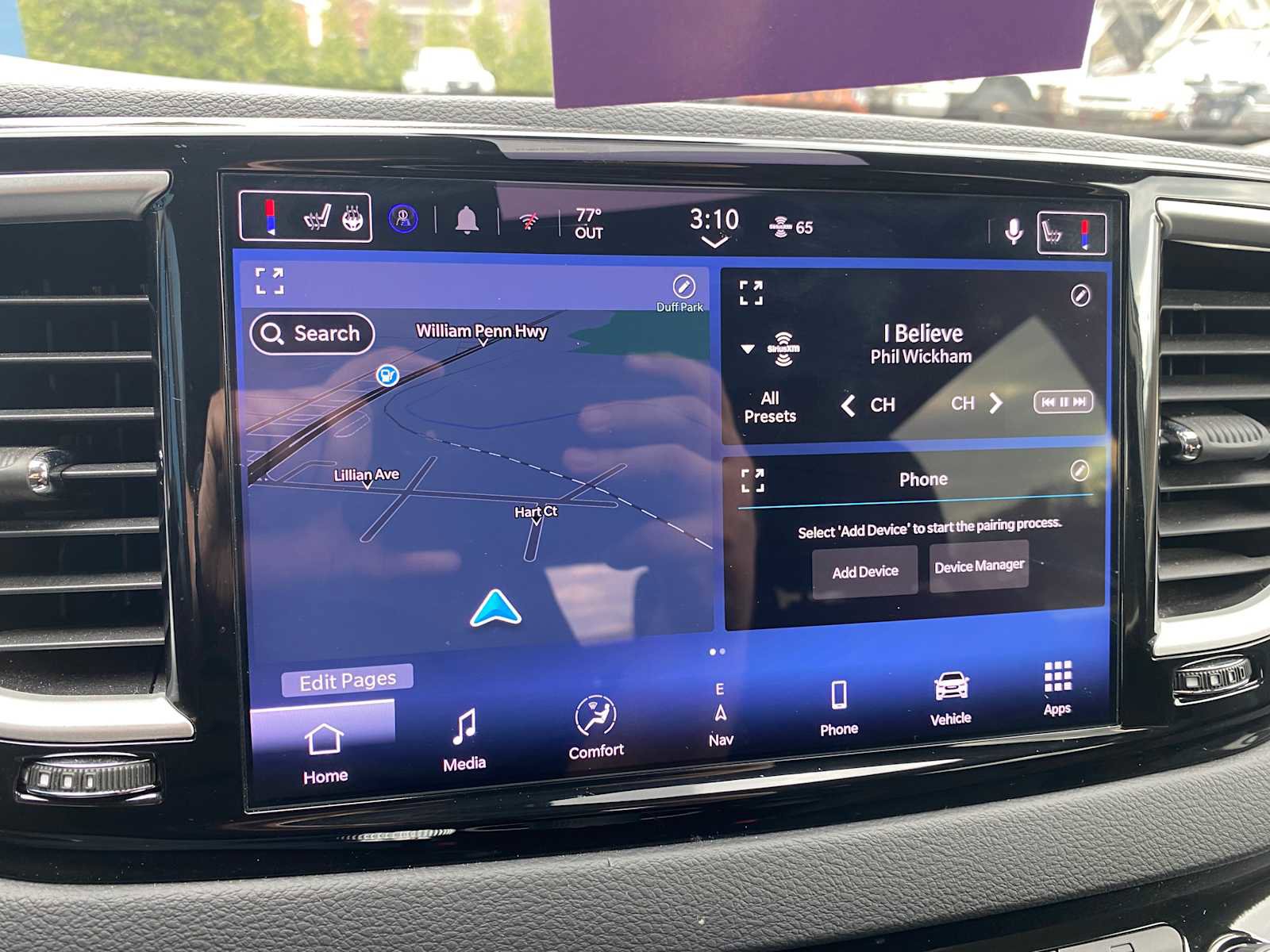 Used 2024 Chrysler Voyager LX image 23