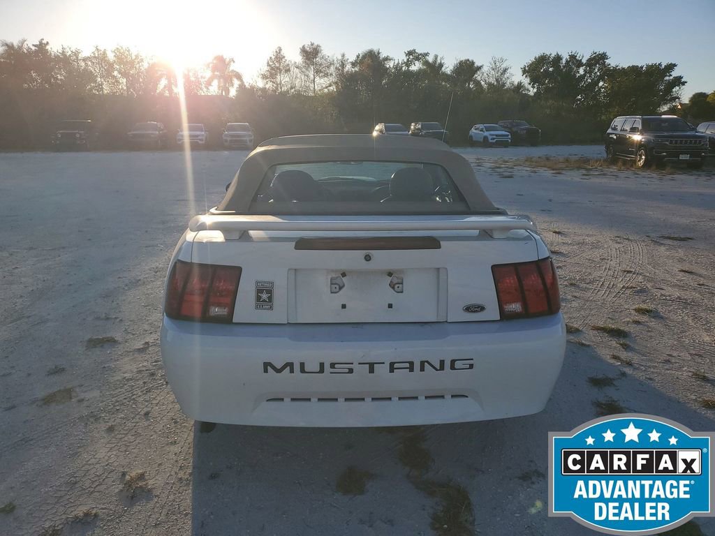 Used 2004 Ford Mustang Convertible image 22