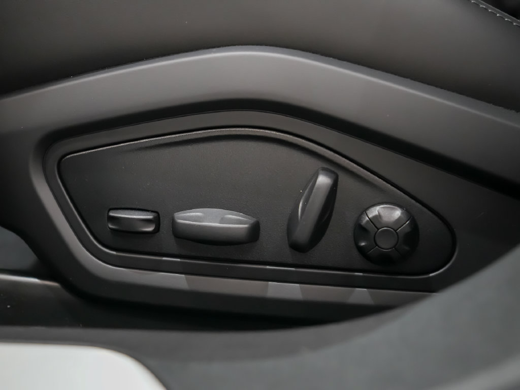 New 2026 Porsche Taycan 4S AWD/4WD image 25