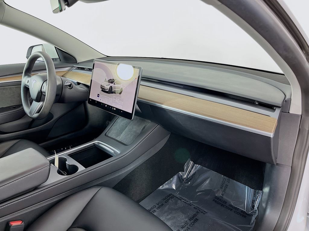 Used 2023 Tesla Model 3 Standard Range image 33