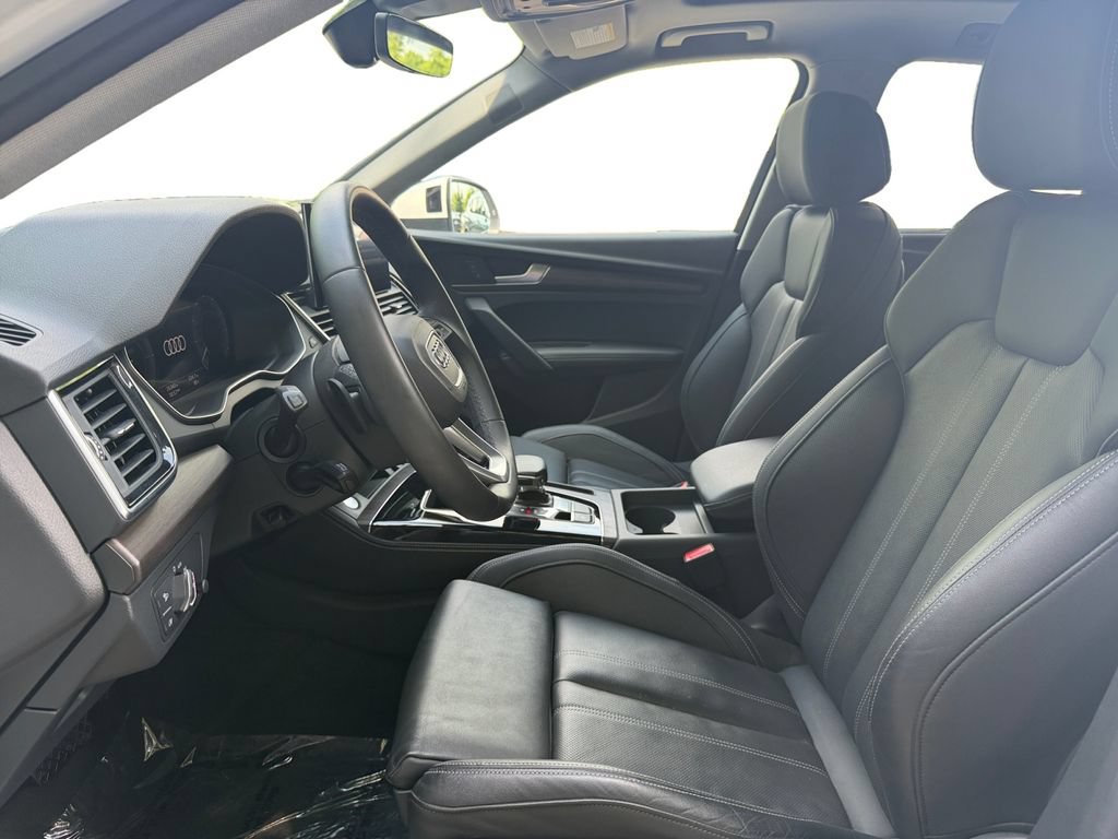Used 2023 Audi Q5 e Premium Plus w/ Premium Plus Package AWD/4WD image 9