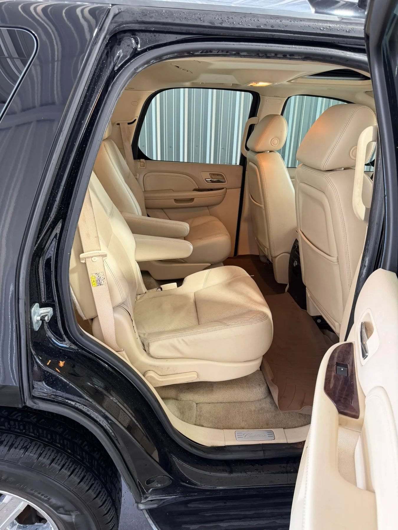Used 2007 Cadillac Escalade AWD w/ Information Package image 25