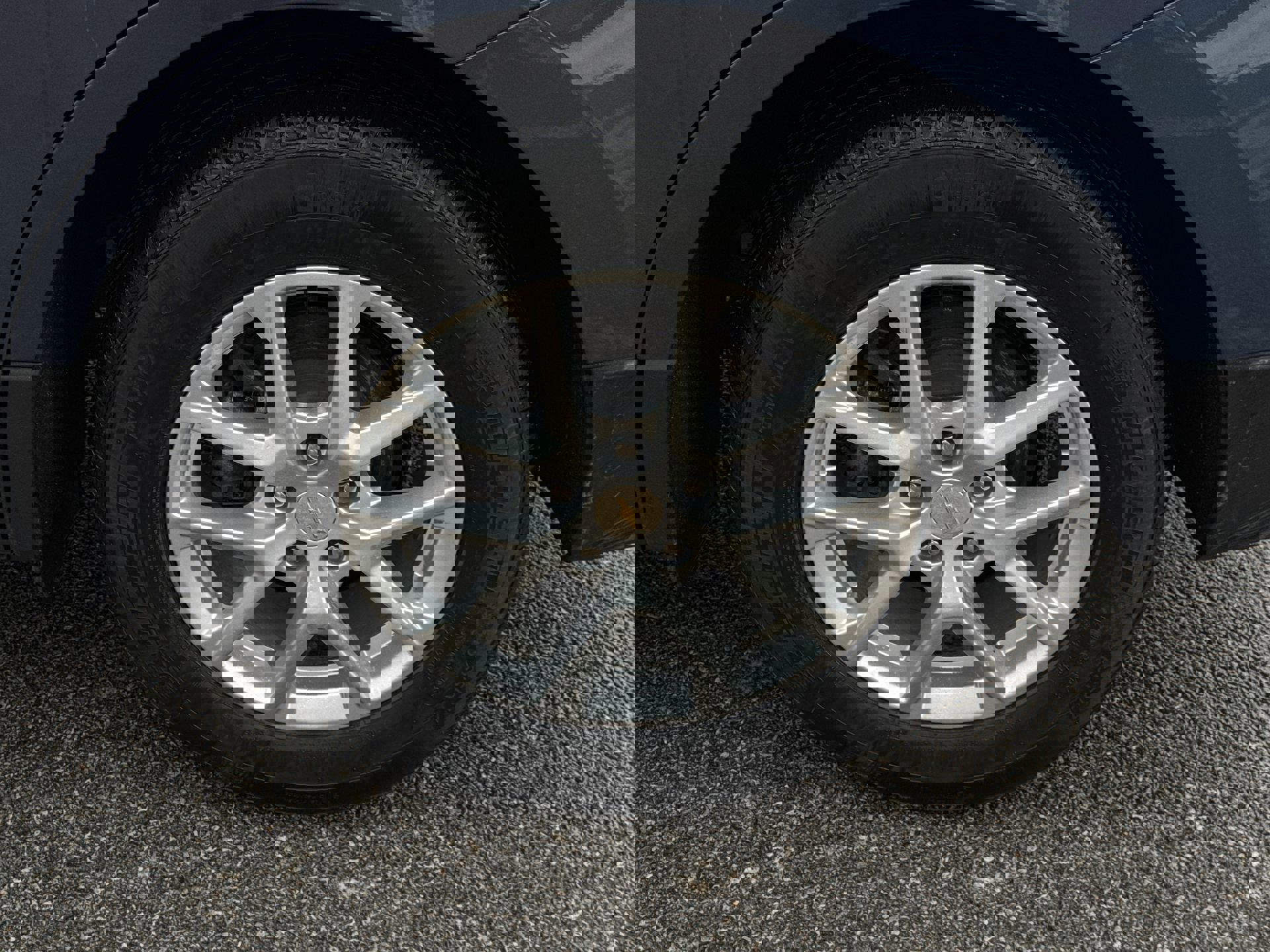 Certified 2024 Chevrolet Equinox LT w/ LPO, Floor Liner Package image 33