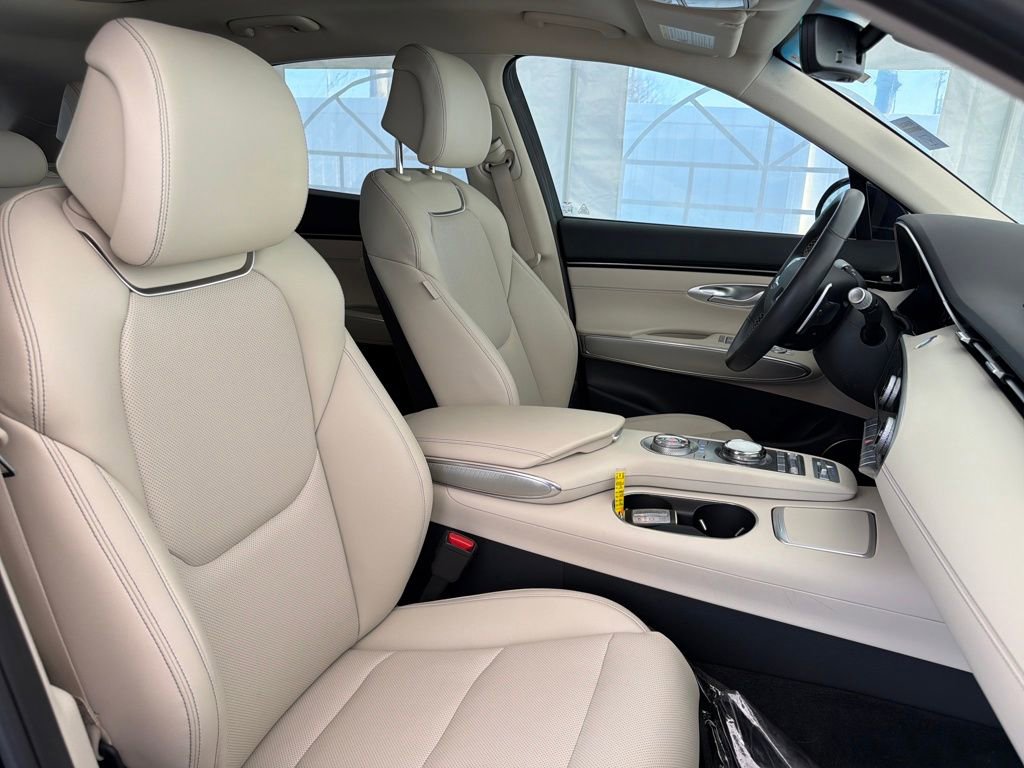 Used 2025 Genesis GV70 2.5T w/ Select Package image 42