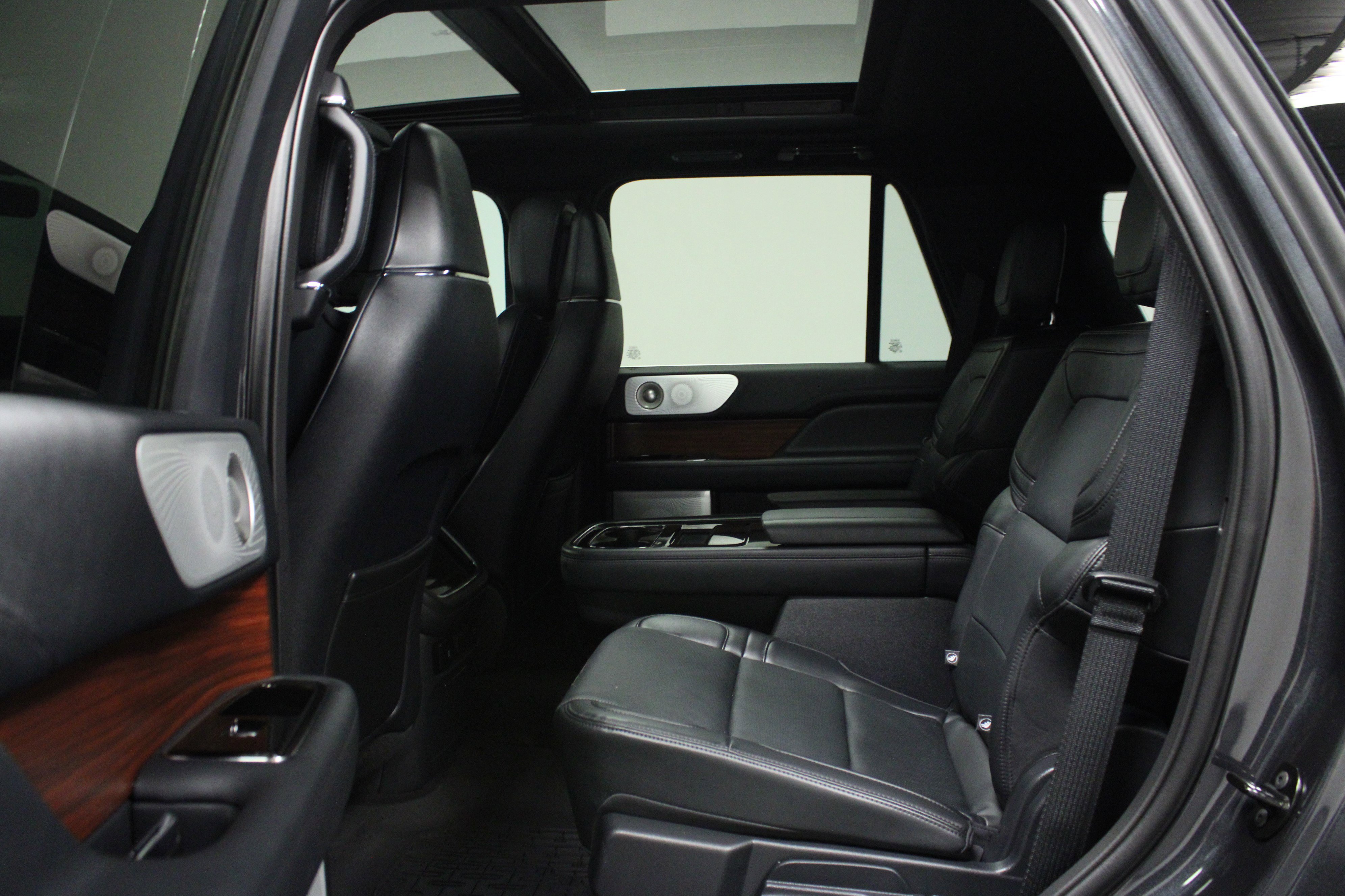 Used 2024 Lincoln Navigator Reserve w/ Equipment Group 201A image 13