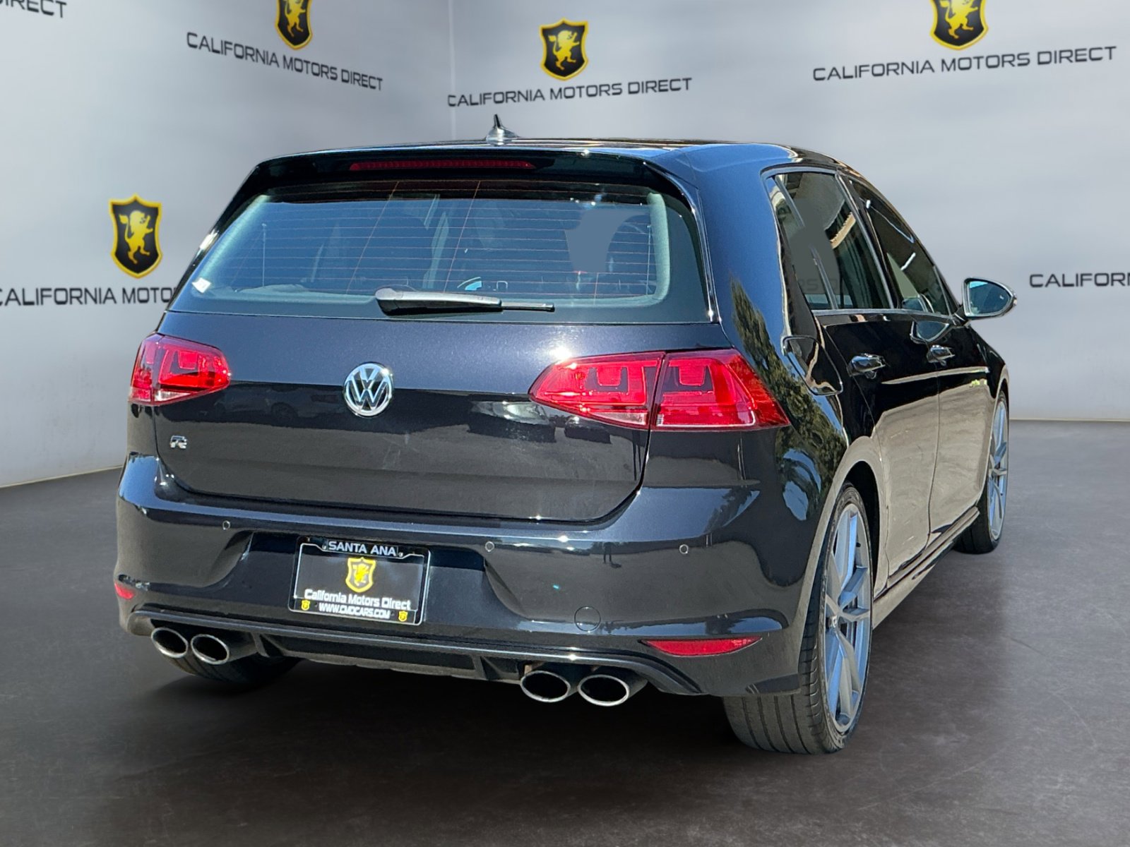 Used 2017 Volkswagen Golf R 4-Door image 5