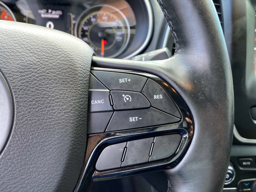 Certified 2020 Jeep Cherokee Latitude Plus AWD/4WD image 18