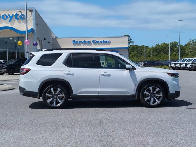 Used 2024 Honda Pilot Touring image 2