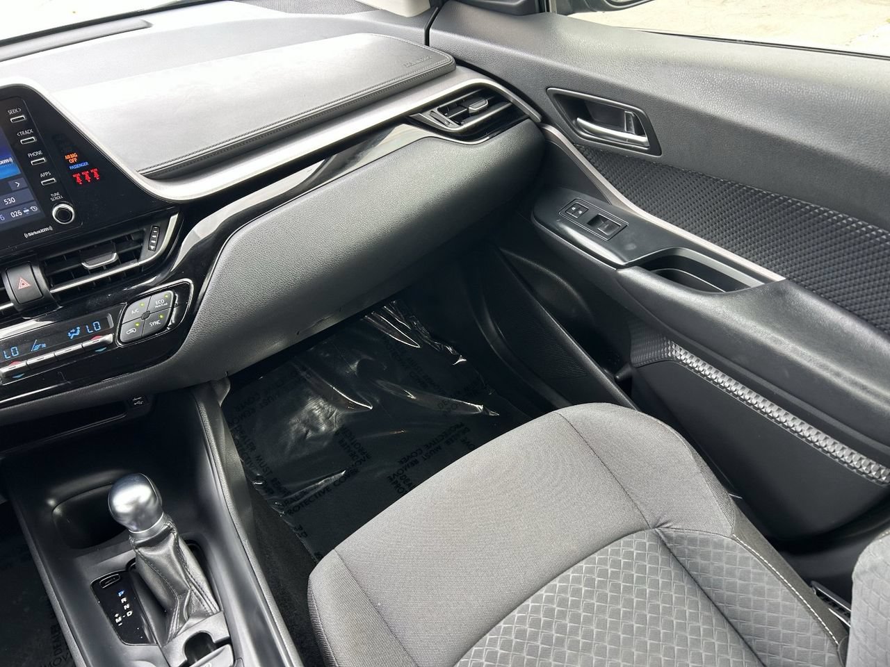 Used 2021 Toyota C-HR LE FWD image 16