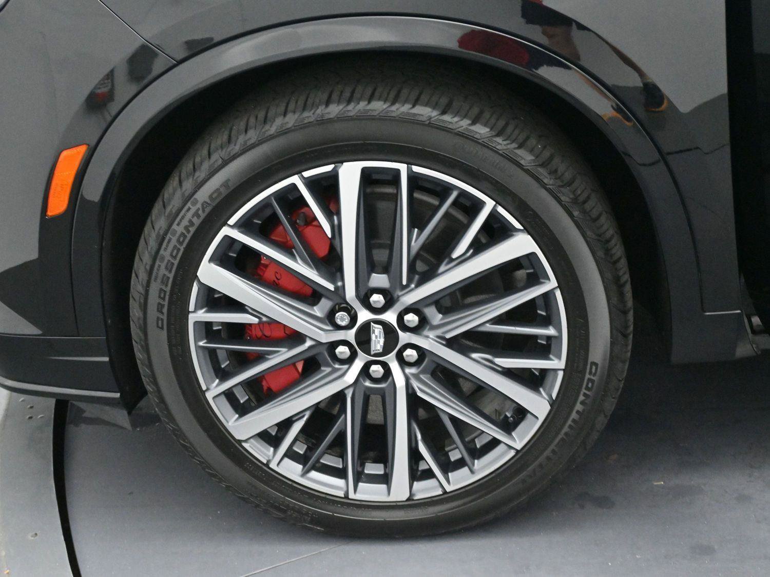 Certified 2025 Cadillac XT6 Sport w/ LPO, Floor Liner Package image 42