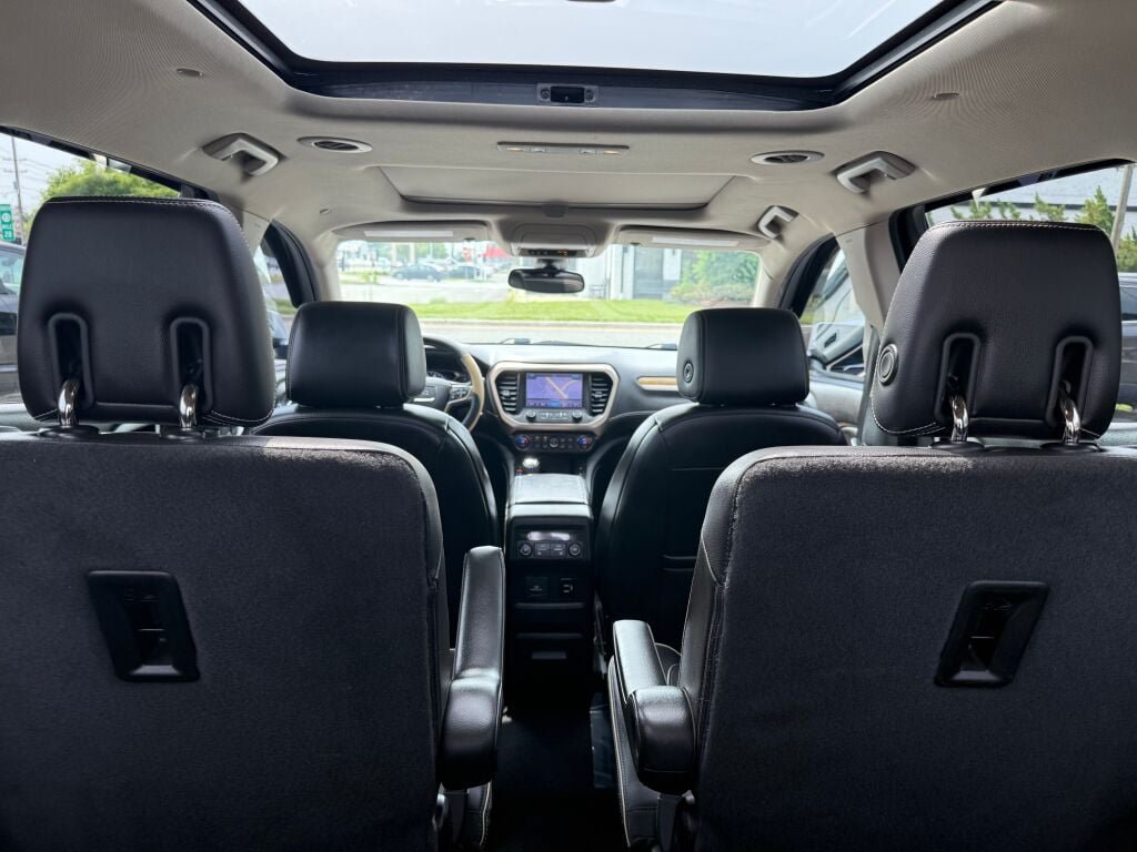 Used 2018 GMC Acadia Denali w/ Technology Package AWD/4WD image 36