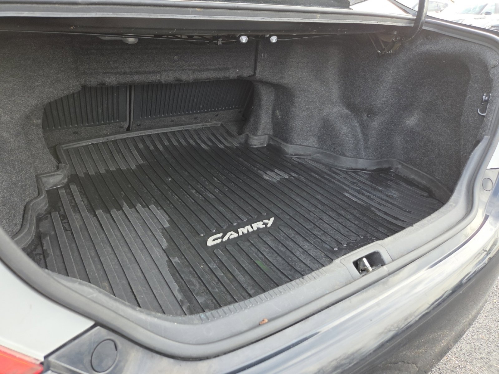 Used 2014 Toyota Camry SE image 16