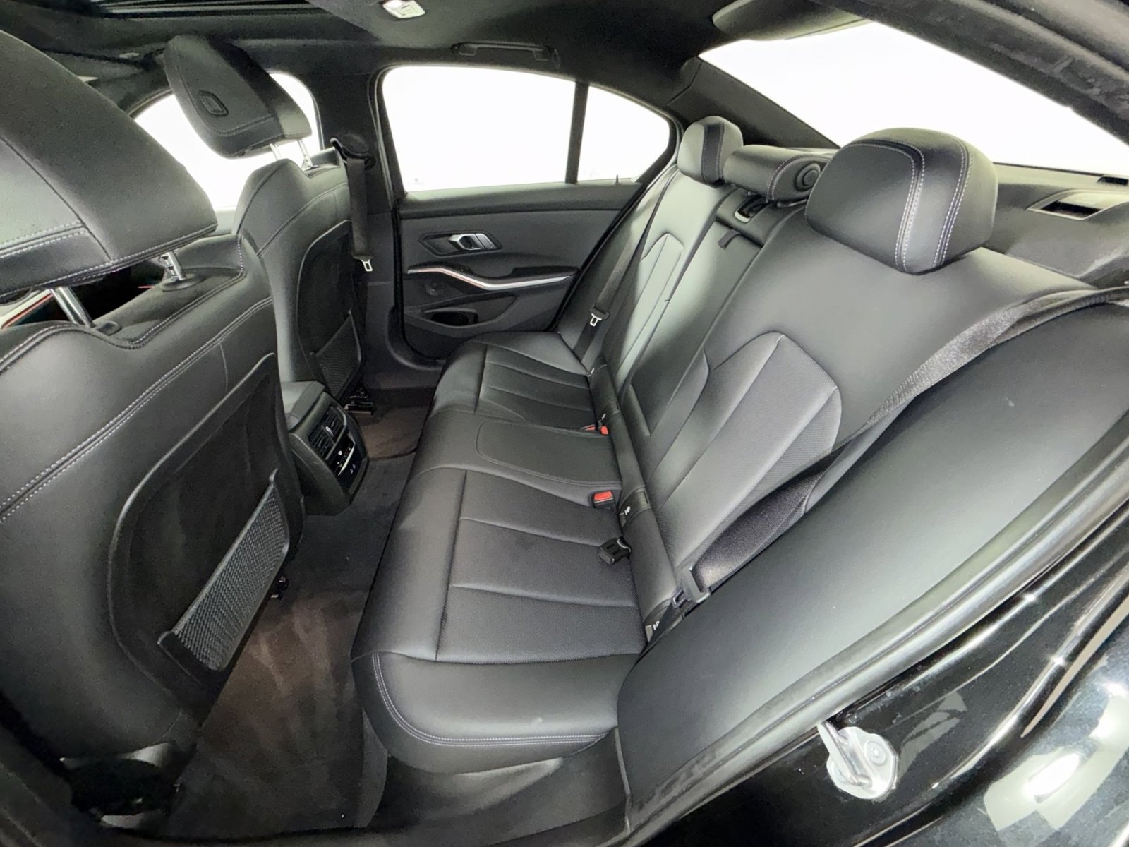 Used 2022 BMW 330i xDrive Sedan w/ Premium Package 2 image 25