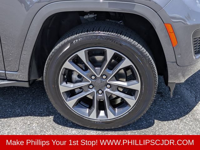Certified 2025 Jeep Grand Cherokee L Overland w/ Advanced Protech Group III AWD/4WD image 10