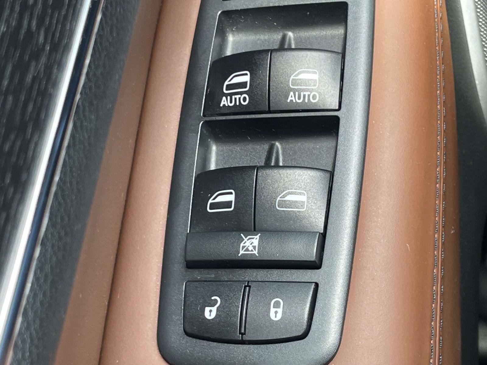 Used 2018 Jeep Grand Cherokee Summit AWD/4WD image 35