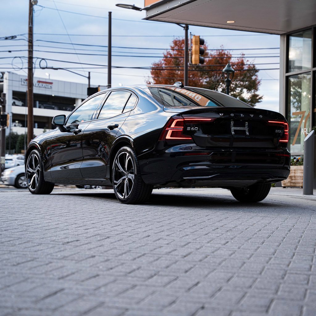 Certified 2025 Volvo S60 B5 Plus image 5