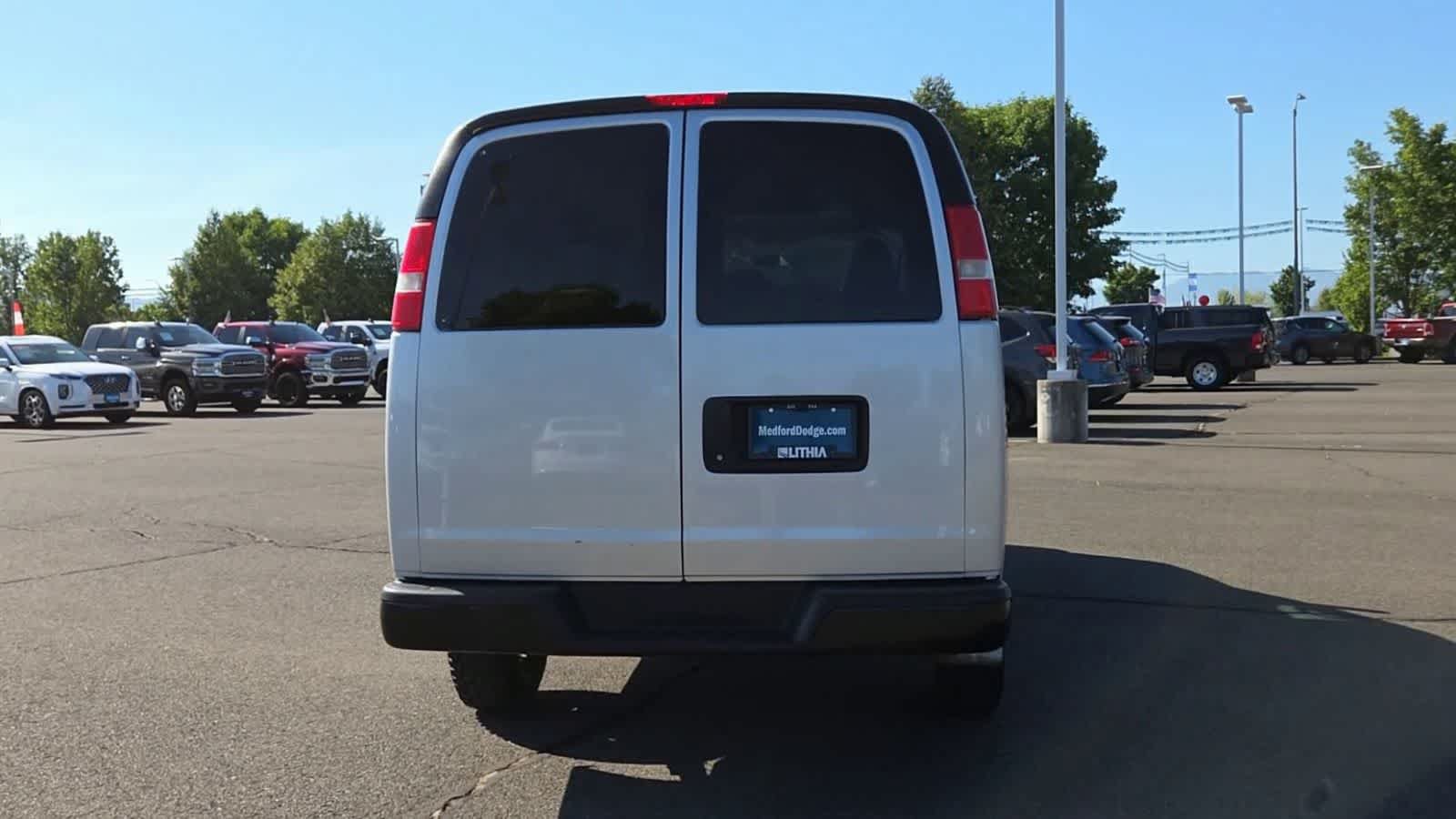 Used 2017 Chevrolet Express 2500 LS RWD image 7