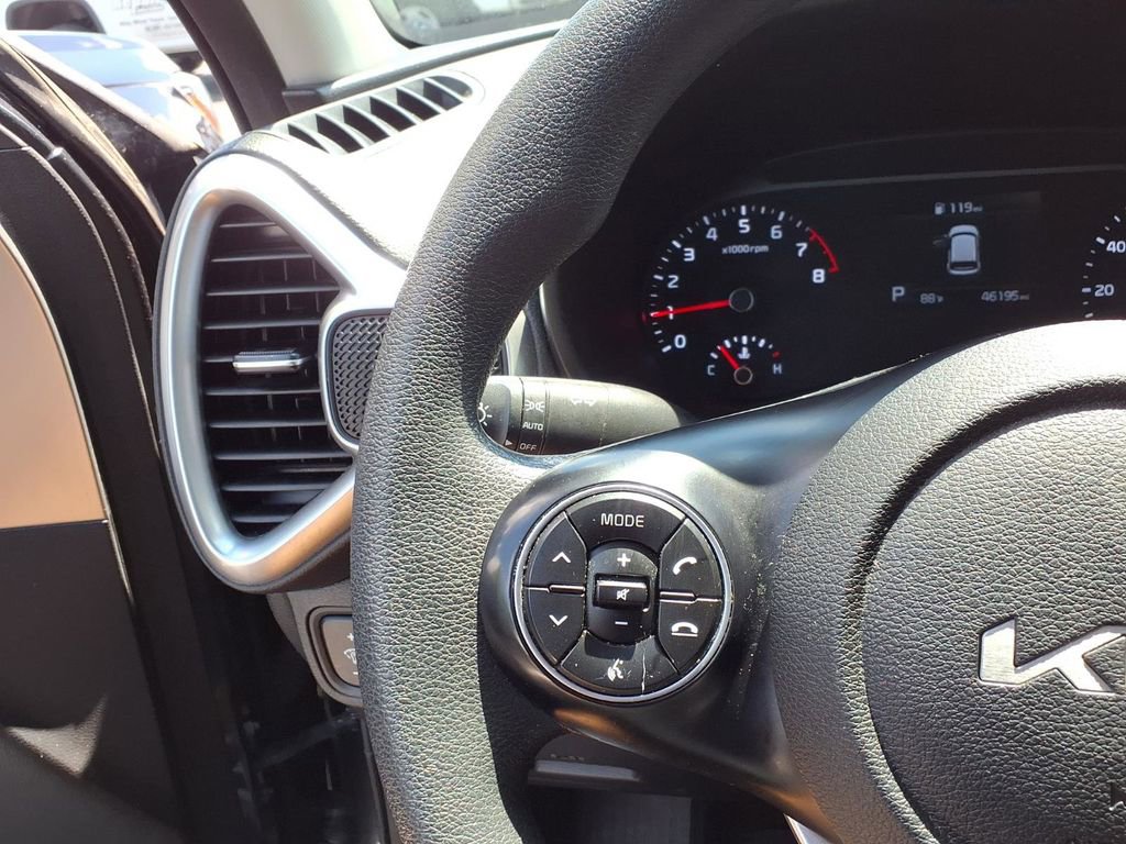 Used 2022 Kia Soul LX w/ Technology Package FWD image 15