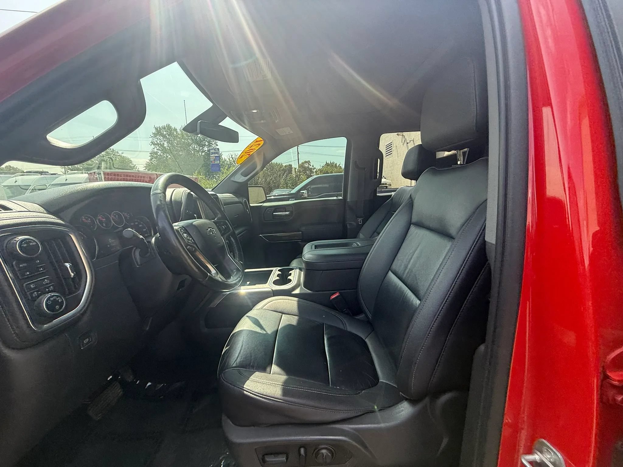 Used 2021 Chevrolet Silverado 1500 LT Trail Boss w/ Convenience Package II AWD/4WD image 16