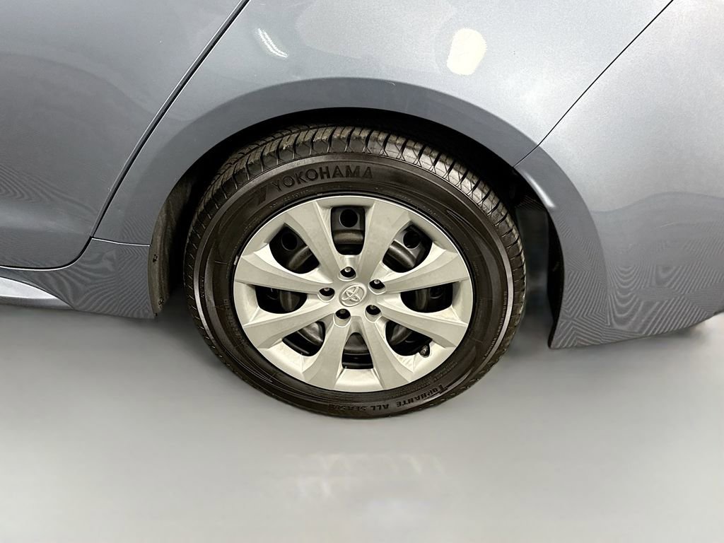 Certified 2022 Toyota Corolla LE image 32