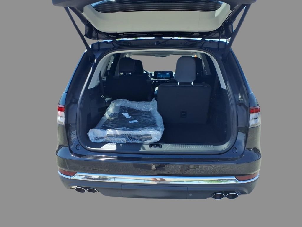 New 2026 Lincoln Aviator AWD image 8