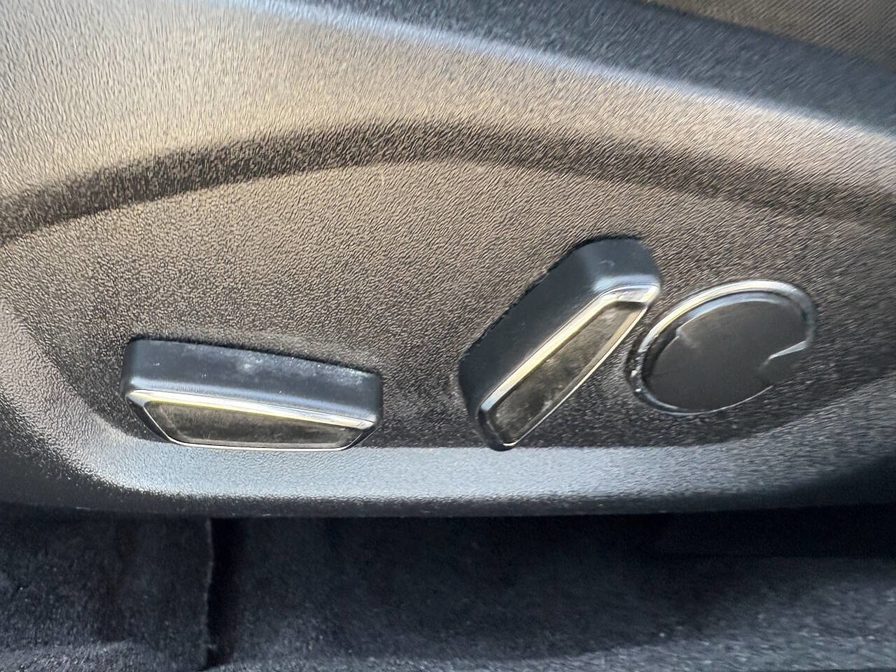 Used 2017 Ford Fusion SE w/ Fusion SE Technology Package FWD image 28