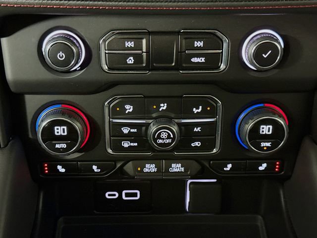 Used 2024 Chevrolet Suburban RST w/ Luxury Package image 18