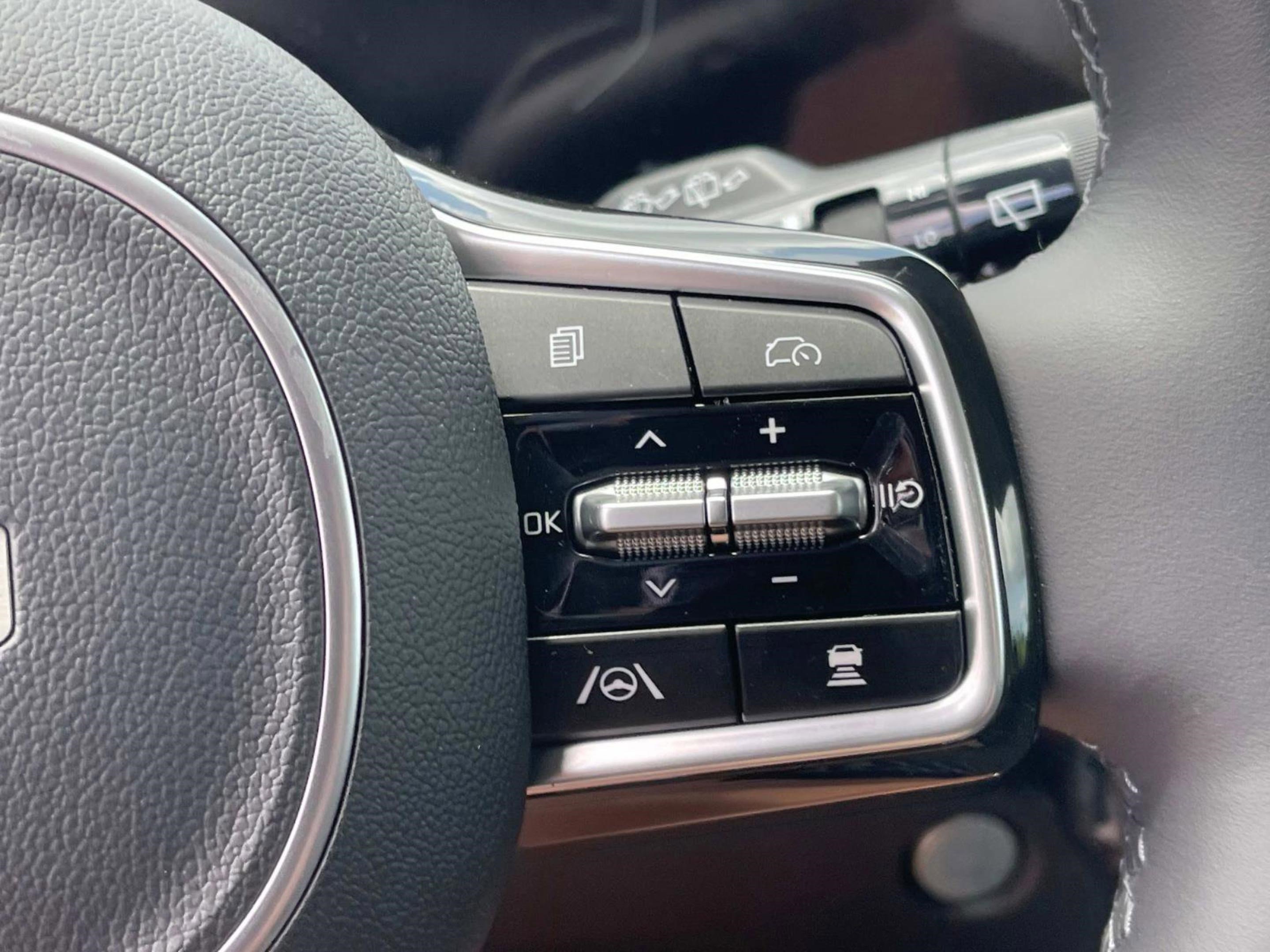 New 2025 Kia Carnival SX Prestige image 39