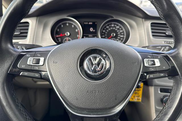 Used 2016 Volkswagen Golf S image 24