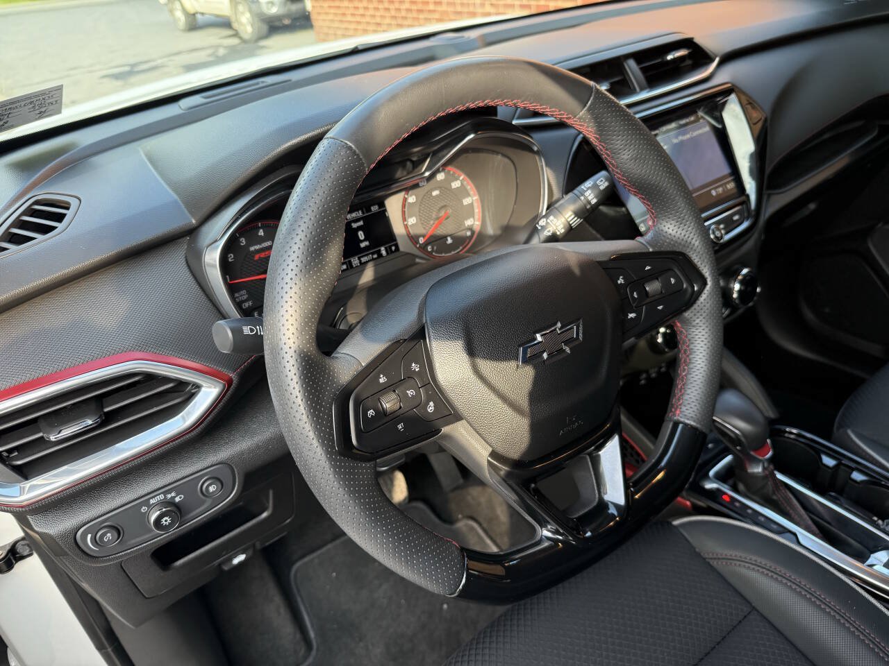Used 2023 Chevrolet TrailBlazer RS w/ Convenience Package AWD/4WD image 9