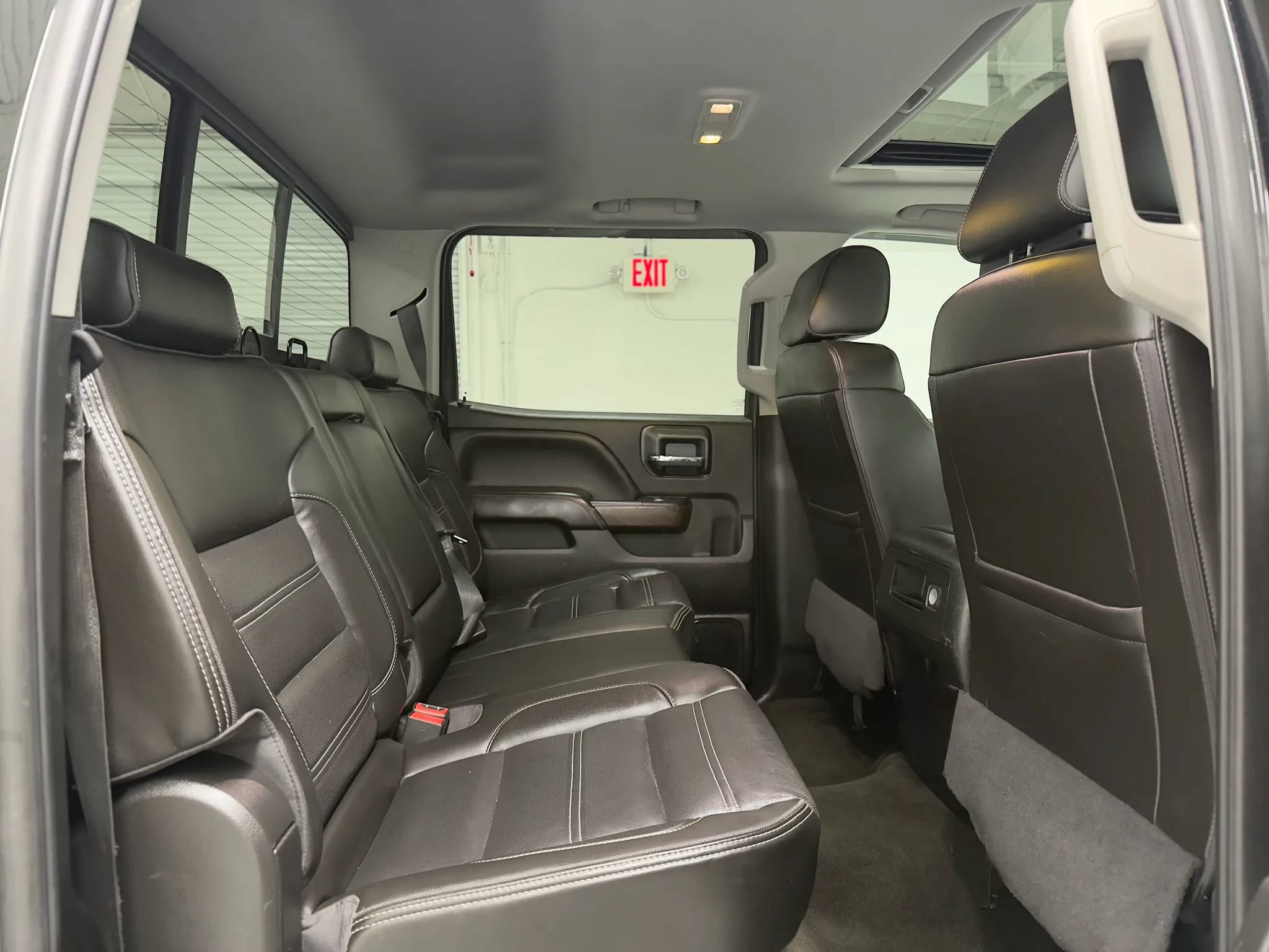 Used 2018 GMC Sierra 2500 Denali w/ Duramax Plus Package AWD/4WD image 65