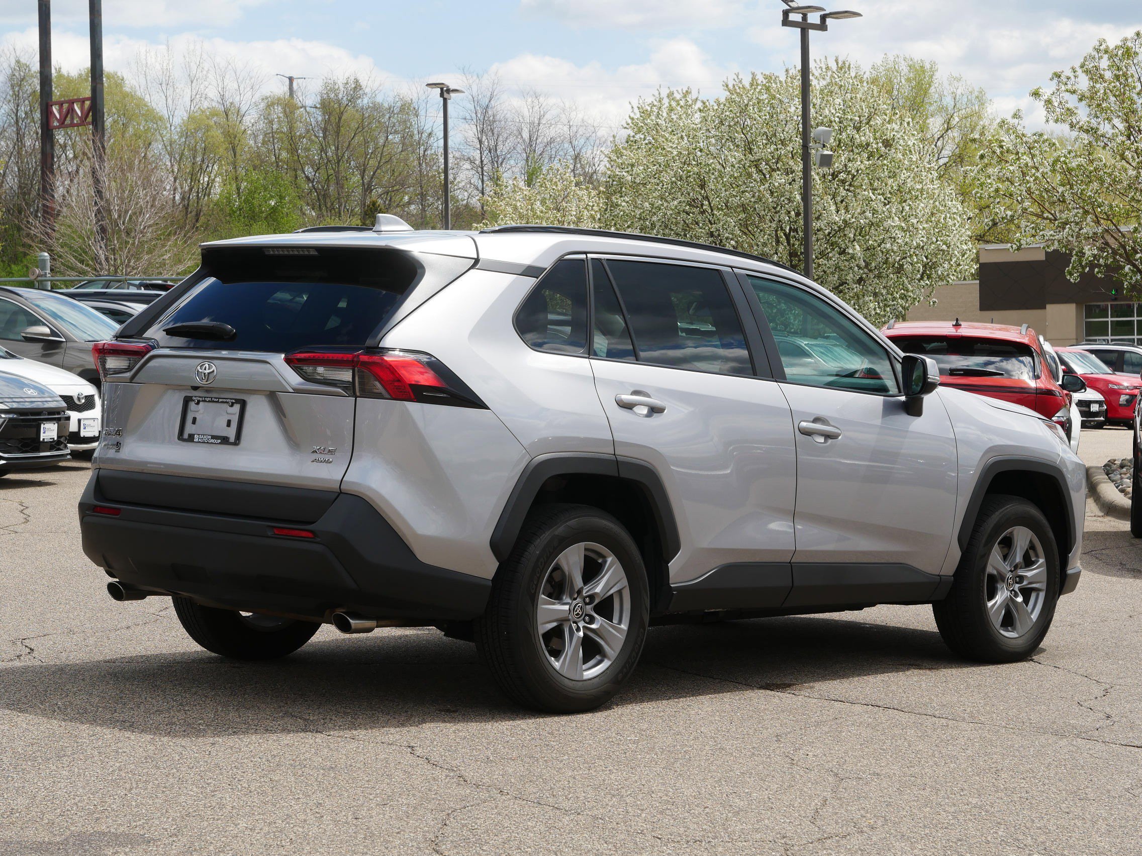 Used 2022 Toyota RAV4 XLE w/ Convenience Package AWD/4WD image 6