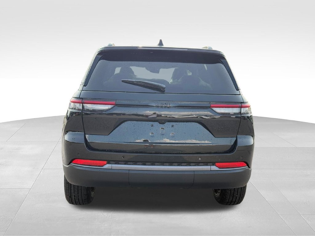 New 2026 Jeep Grand Cherokee Altitude RWD image 27