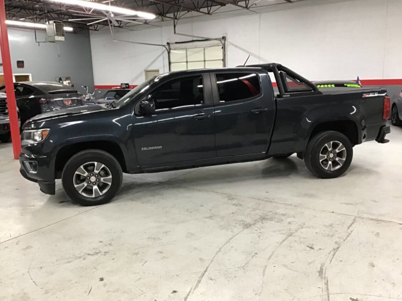 Used 2017 Chevrolet Colorado Z71 w/ LPO, Premium Interior Package AWD/4WD image 8