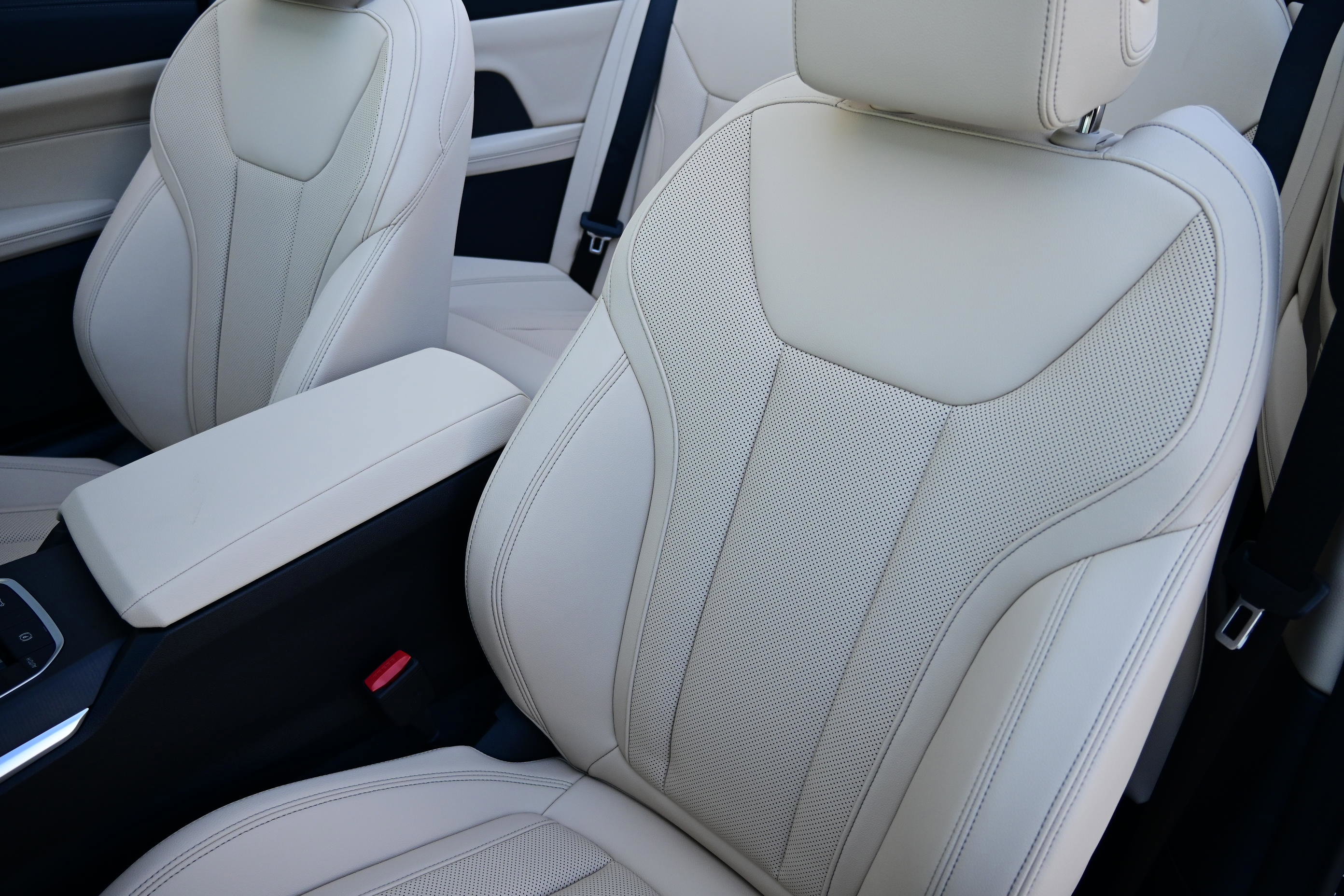 New 2026 BMW 440i xDrive Convertible w/ Premium Package image 10