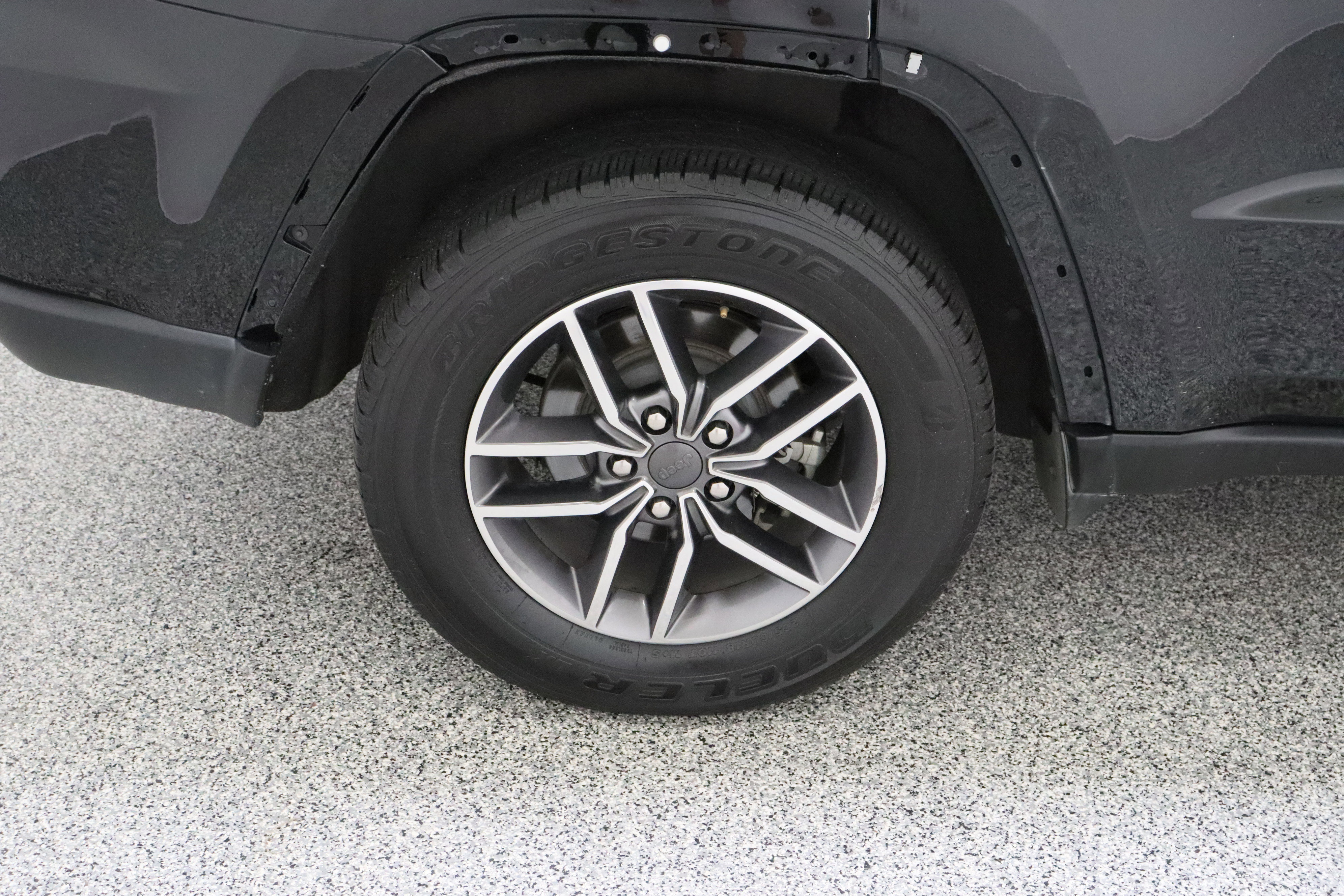 Used 2020 Jeep Grand Cherokee Limited image 6