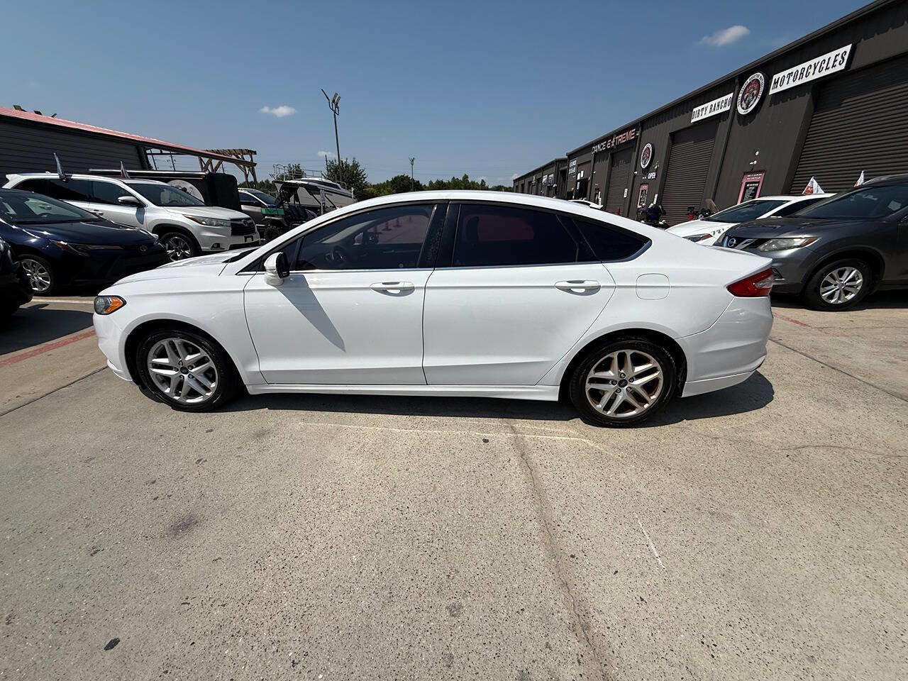 Used 2015 Ford Fusion SE image 22