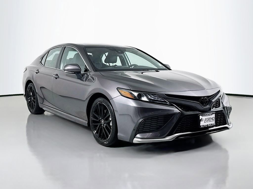Used 2023 Toyota Camry XSE image 3