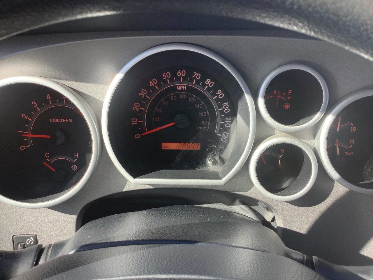 Used 2013 Toyota Tundra Grade 4x4 4dr CrewMax Cab Pick image 41