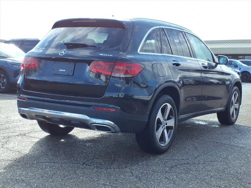 Used 2022 Mercedes-Benz GLC 300 4MATIC image 5