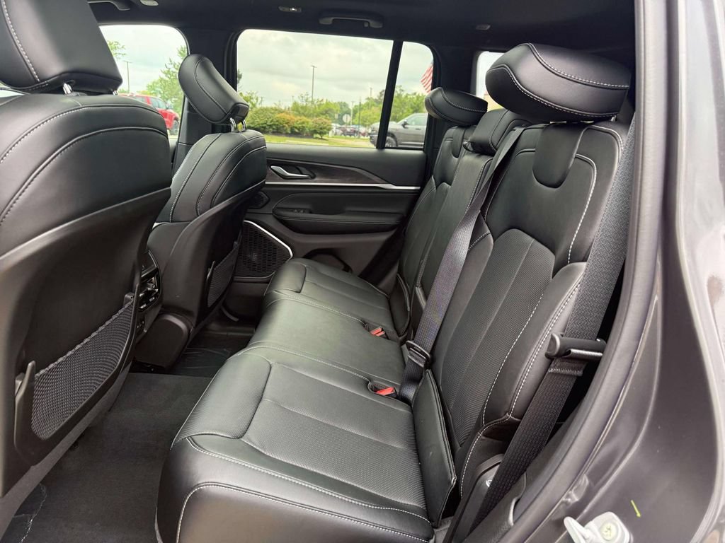 New 2026 Jeep Grand Cherokee Limited AWD/4WD image 11