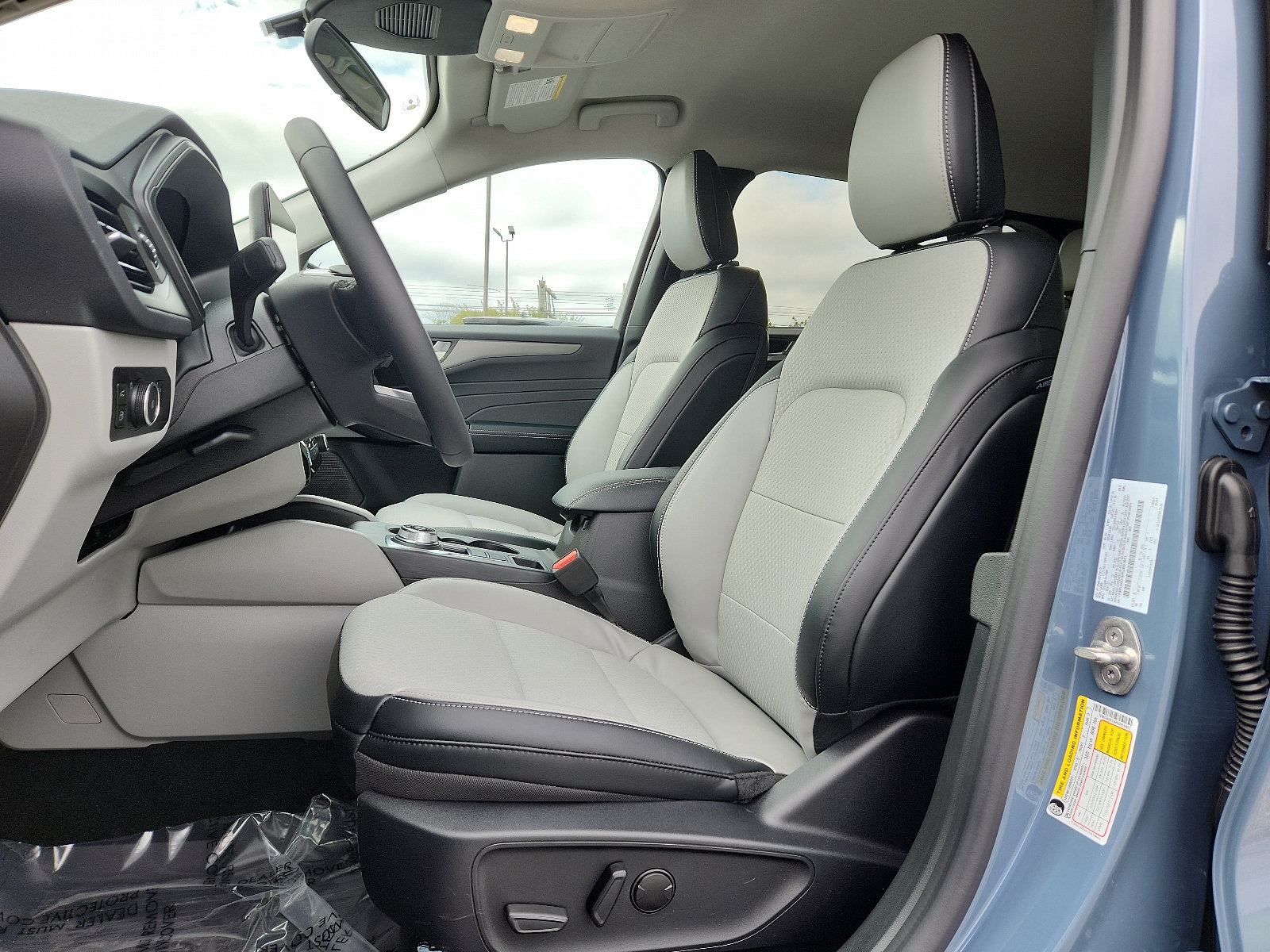 Used 2024 Ford Escape SE FWD image 9