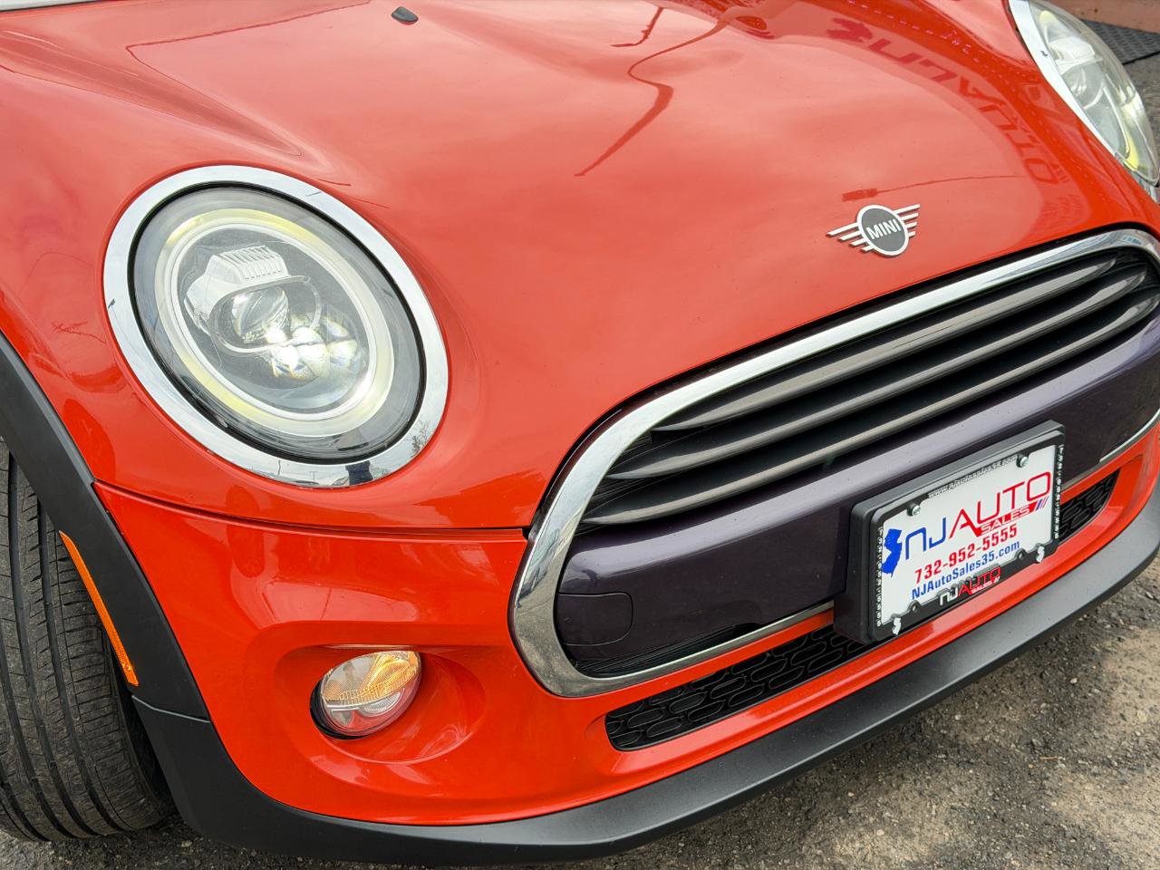 Used 2019 MINI Cooper 2-Door Hardtop w/ Storage Package image 92