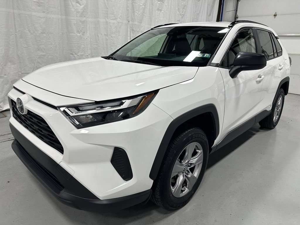 Used 2025 Toyota RAV4 LE AWD/4WD image 3