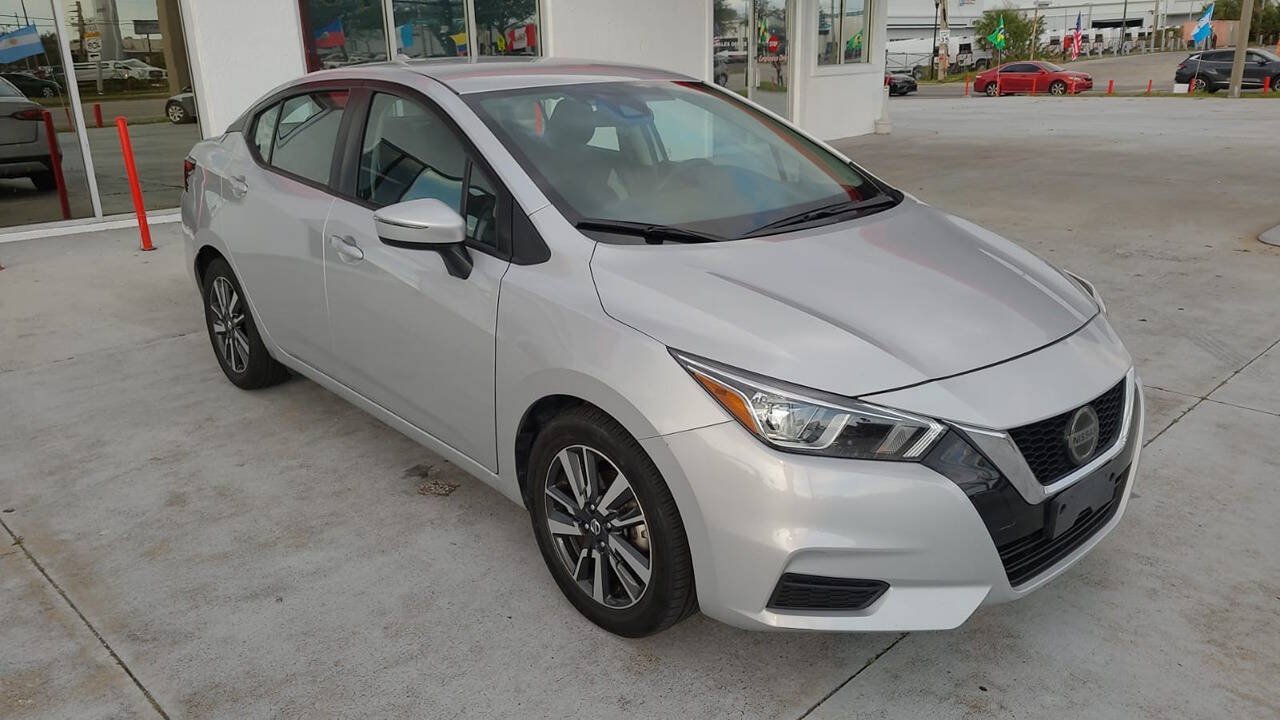 Used 2021 Nissan Versa SV FWD image 3