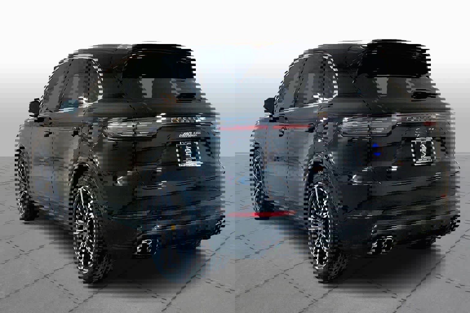 Used 2020 Porsche Cayenne Turbo image 11