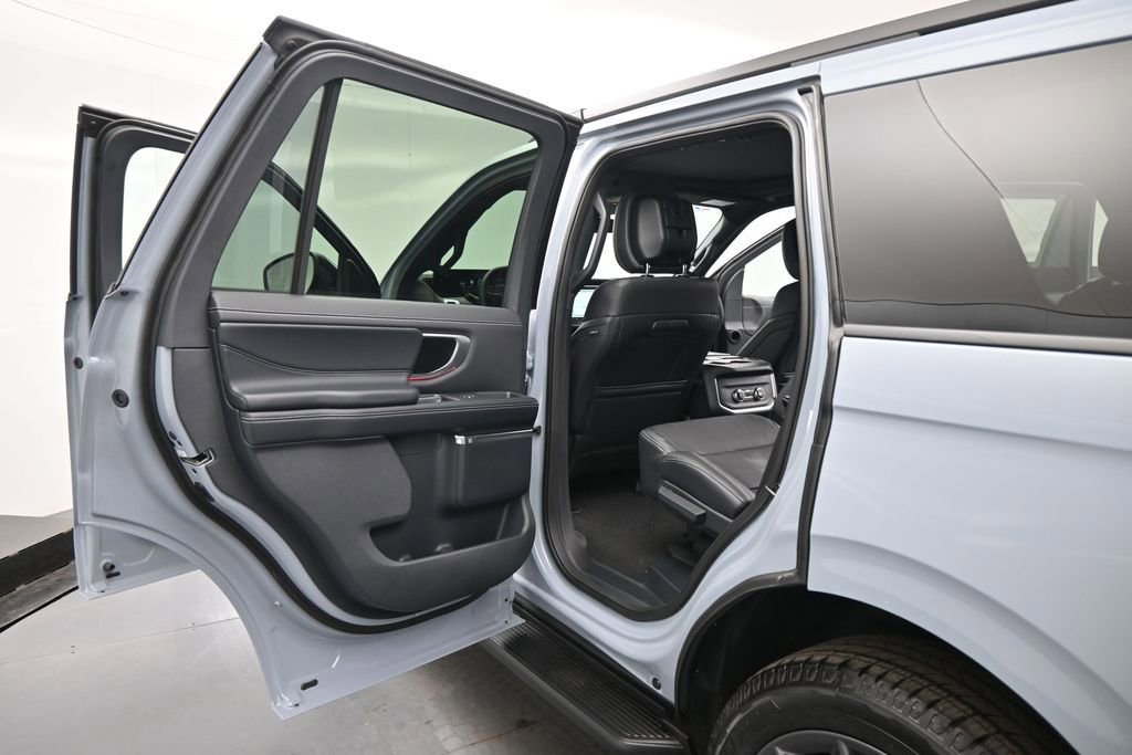New 2026 Ford Expedition Platinum AWD/4WD image 15