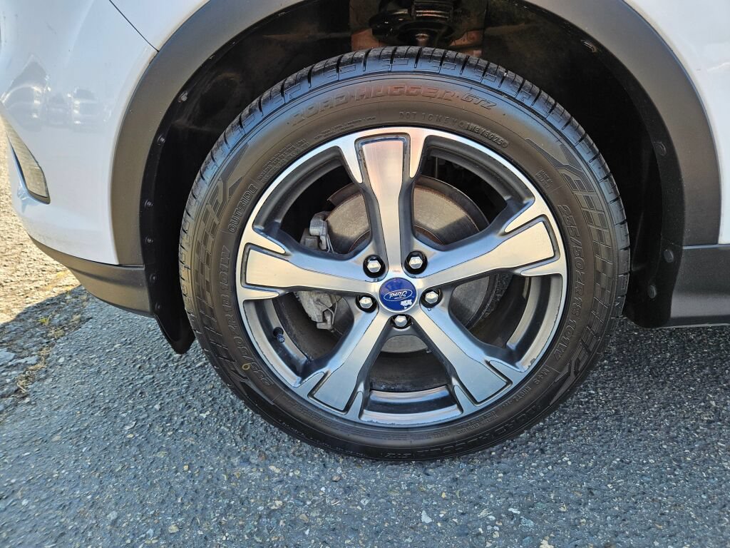 Used 2017 Ford Escape SE w/ SE Leather Comfort Package FWD image 8