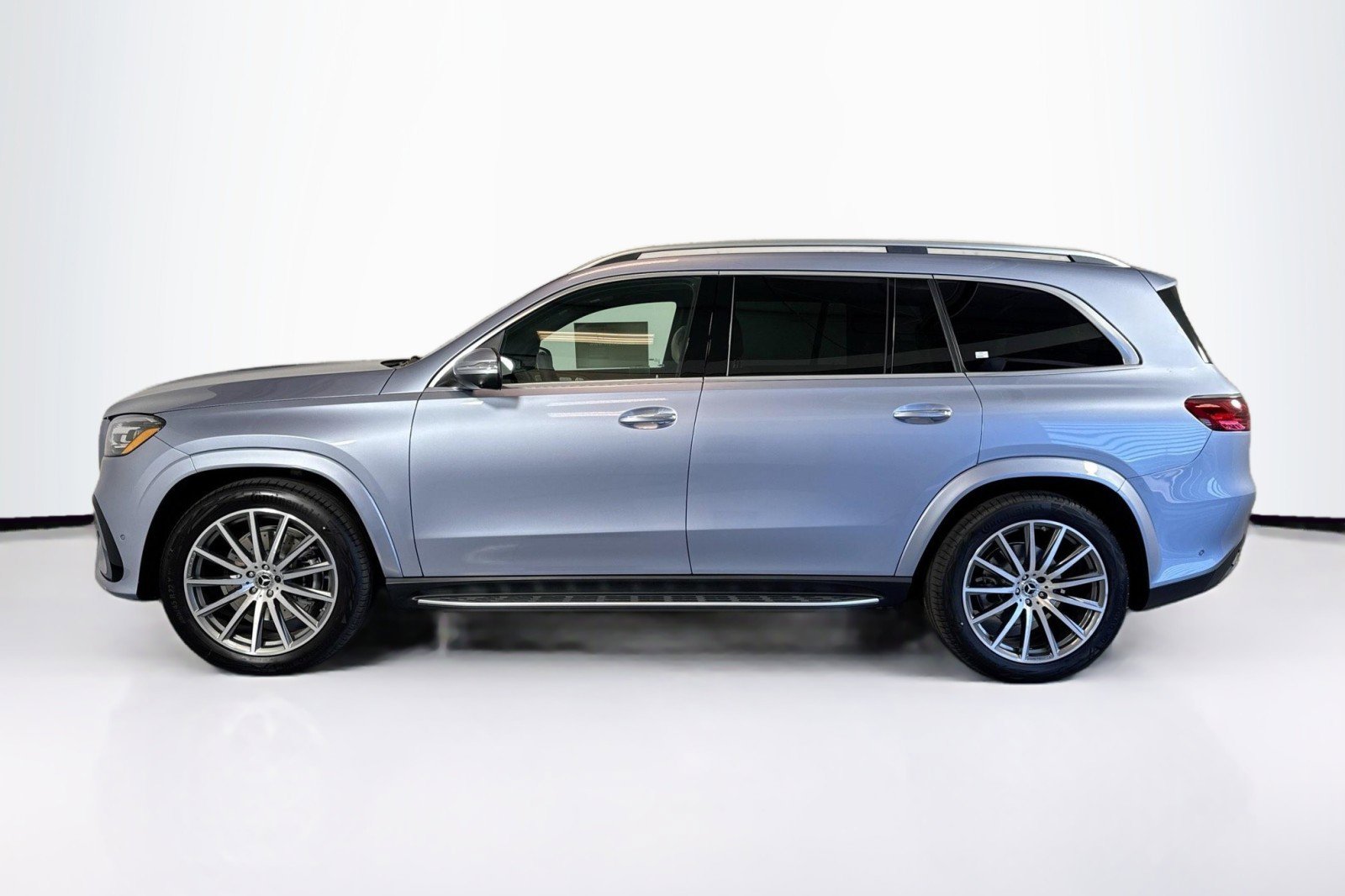 New 2026 Mercedes-Benz GLS 580 4MATIC image 8